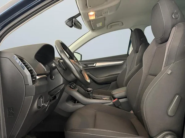 SKODA Karoq (2022) — foto 2 van 26