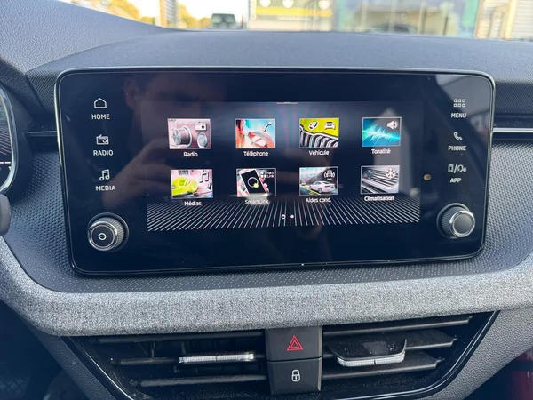 SKODA Kamiq (2024) — foto 13 van 15