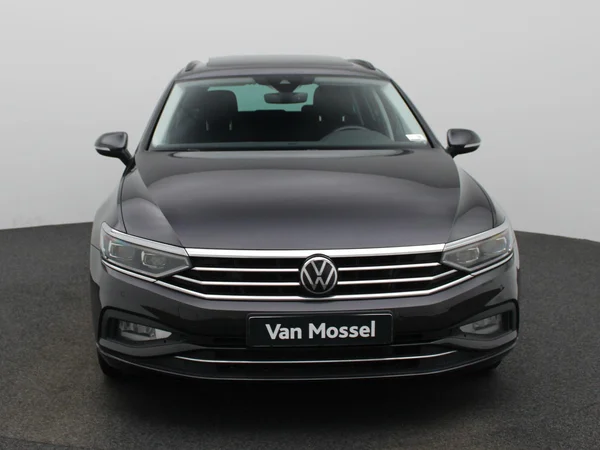 Volkswagen Passat (2022) — foto 23 van 48