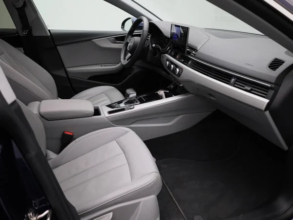 Audi A5 (2022) — foto 25 van 39