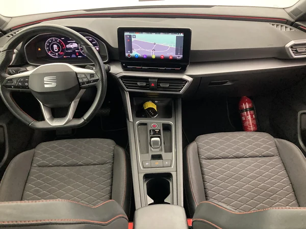 SEAT Leon ST (2024) — foto 29 van 36