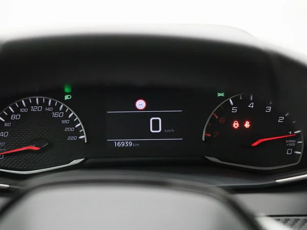 Peugeot 208 (2023) — foto 2 van 36