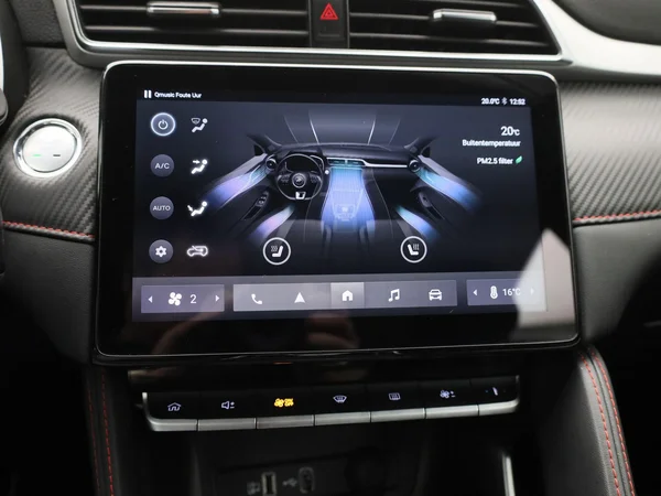 MG ZS EV (2023) — foto 13 van 41