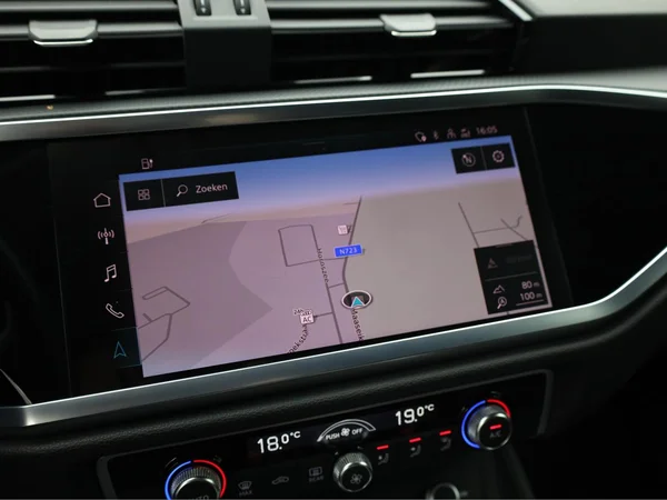 AUDI Q3 Sportback PHEV (2021) — foto 11 van 22