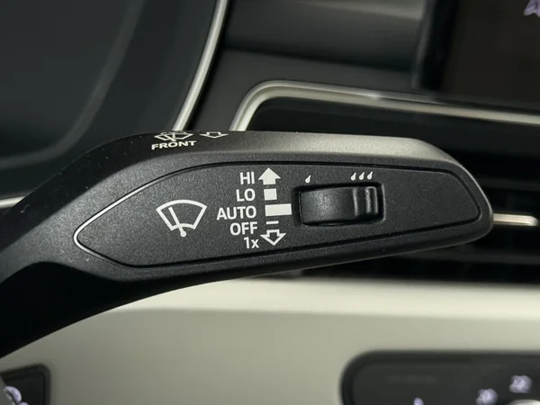 AUDI A4 (2022) — foto 17 van 29