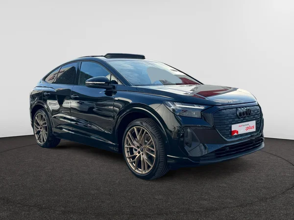 AUDI Q4 Sportback e-tron (2025) — foto 17 van 24