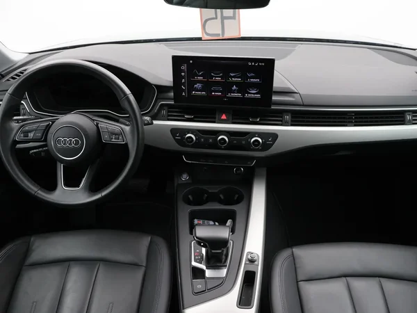 Audi A4 (2022) — foto 5 van 23