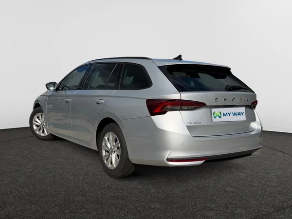SKODA Octavia Combi (2025) — foto 12 van 24