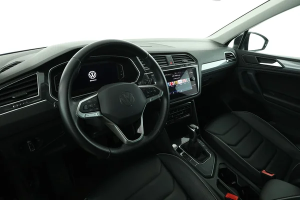 Volkswagen Tiguan (2021) — foto 2 van 16
