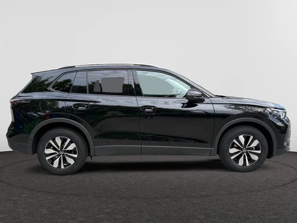 VOLKSWAGEN Tiguan (2026) — foto 21 van 24