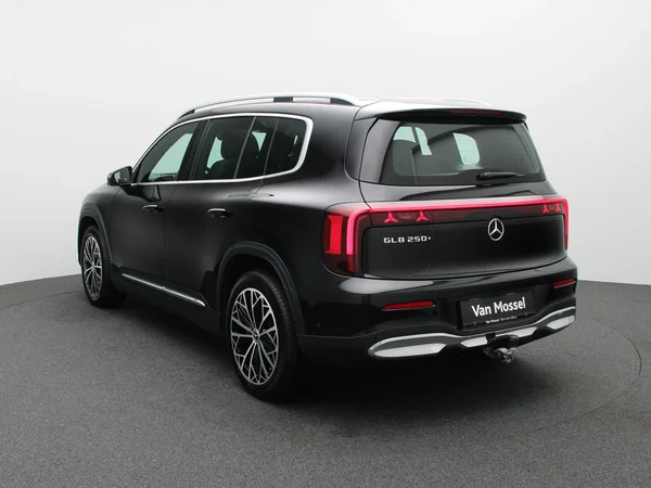 Mercedes-Benz GLB (2026) — foto 12 van 36