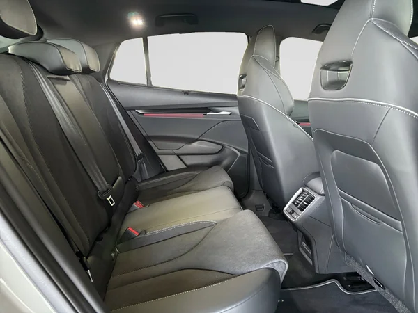 SKODA (2025) — foto 4 van 24