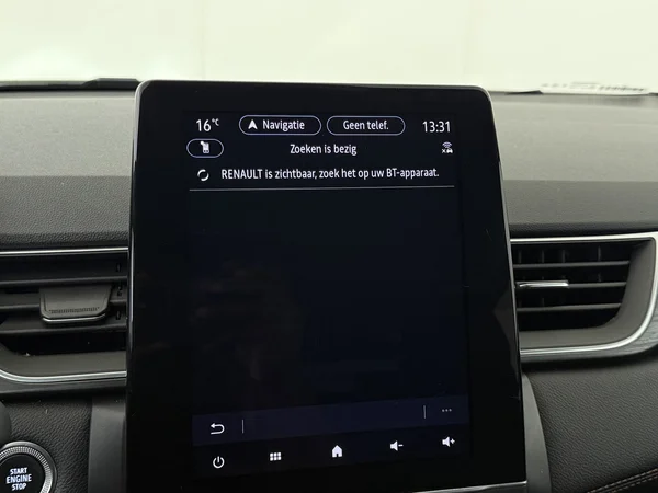 RENAULT Captur (2022) — foto 13 van 28