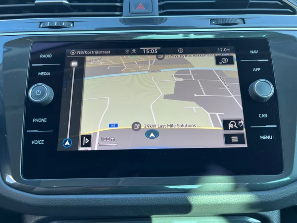 VOLKSWAGEN Tiguan (2025) — foto 6 van 24