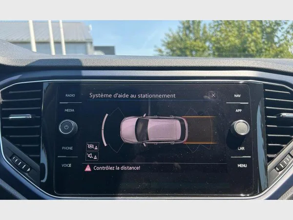 Volkswagen T-Roc (2021) — foto 10 van 29