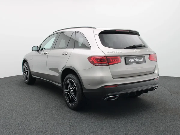 Mercedes-Benz GLC (2021) — foto 12 van 26