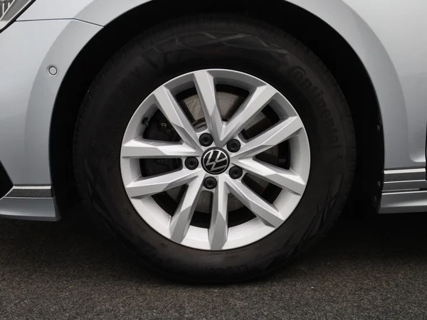 Volkswagen Passat (2024) — foto 6 van 37