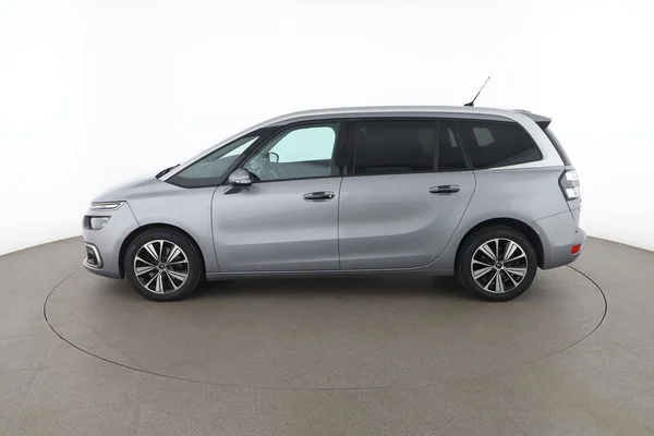 Citroen C4 (2017) — foto 9 van 16