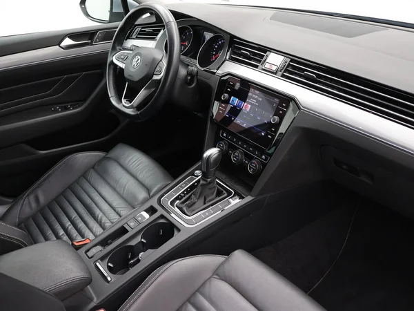 VOLKSWAGEN Passat SW (2020) — foto 22 van 23