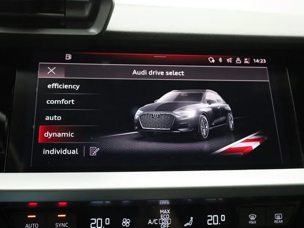 Audi A3 (2022) — foto 26 van 43