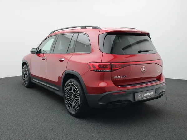 Mercedes-Benz EQB (2023) — foto 12 van 29