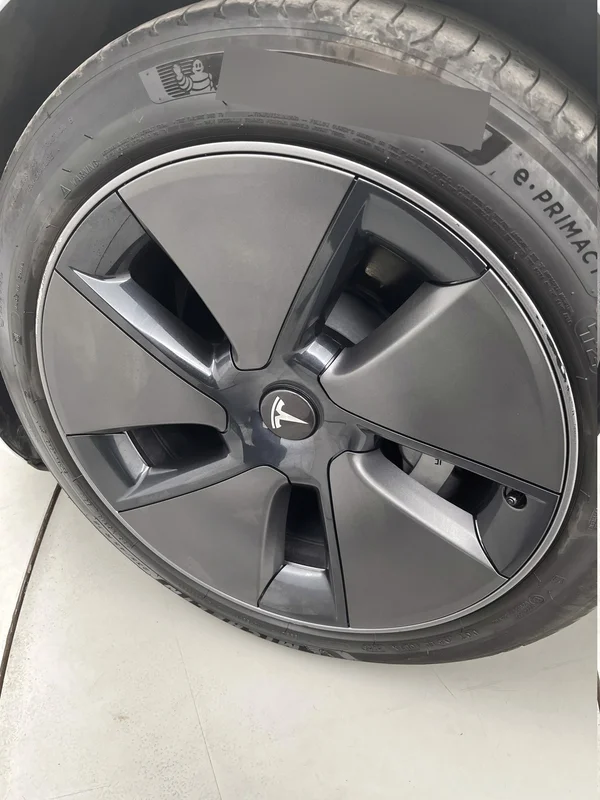 Tesla Model 3 (2023) — foto 41 van 83