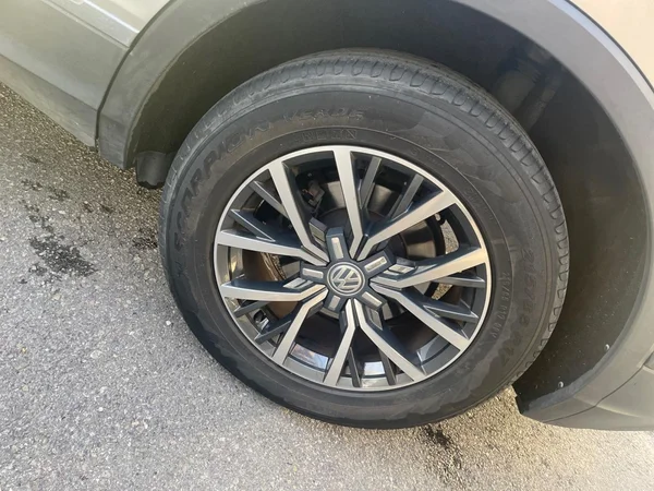 VOLKSWAGEN Tiguan (2017) — foto 11 van 21