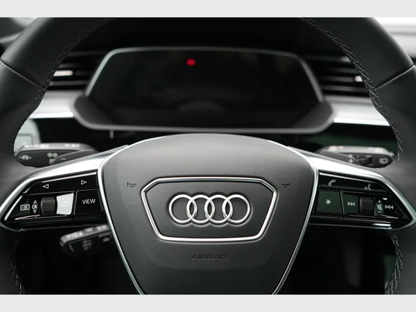 AUDI Q8 e-tron (2025) — foto 22 van 34
