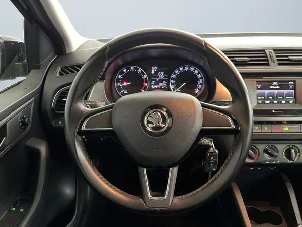 SKODA Fabia (2018) — foto 5 van 17