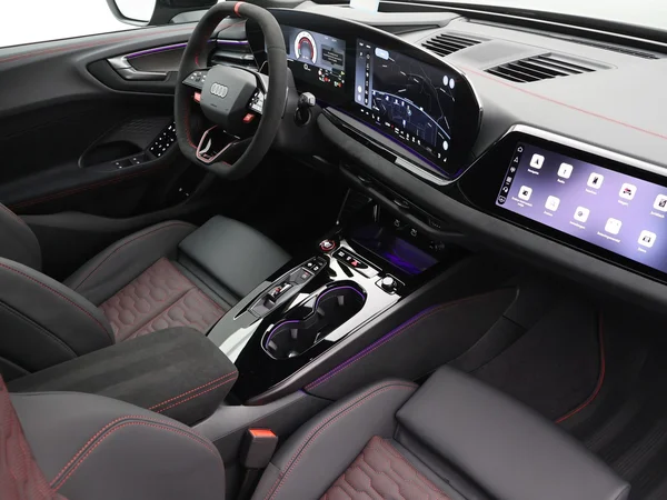 AUDI RS 5 Avant PHEV (2026) — foto 23 van 29