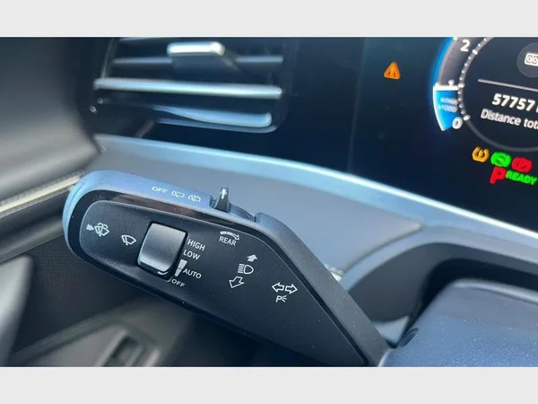 Volkswagen Passat SW (2024) — foto 15 van 36