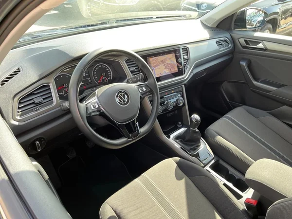 VOLKSWAGEN T-Roc (2021) — foto 14 van 22