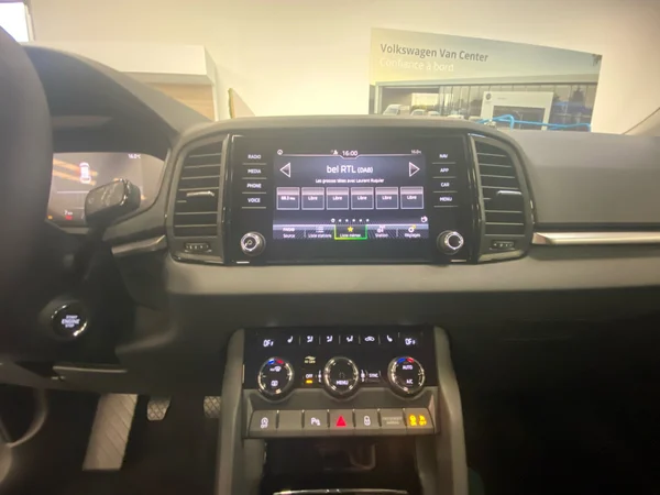 SKODA Karoq (2025) — foto 16 van 16