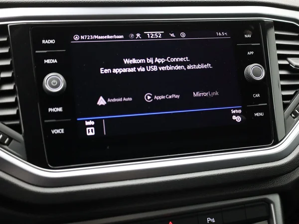 VOLKSWAGEN T-Roc (2022) — foto 16 van 20