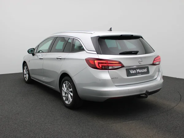 Opel Astra (2021) — foto 12 van 38