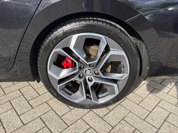 SKODA Octavia Combi RS (2022) — foto 17 van 24
