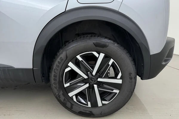 Peugeot 2008 (2025) — foto 13 van 16