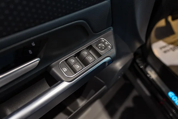 Mercedes-Benz EQB (2025) — foto 16 van 37