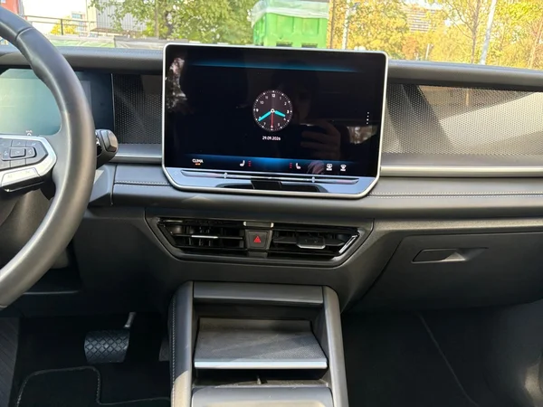 VOLKSWAGEN Tayron (2025) — foto 3 van 24