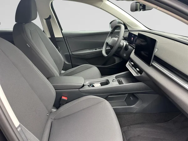 VOLKSWAGEN ID.Polo (2026) — foto 8 van 24