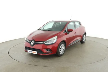Renault Clio 920778b6-a002-4b3a-9338-90f6baab1496