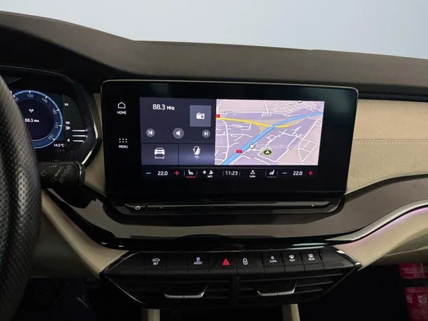 SKODA Octavia Combi (2023) — foto 7 van 17