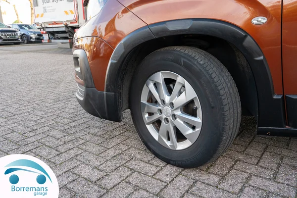 Peugeot RIFTER (2020) — foto 36 van 37