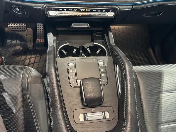 Mercedes-Benz GLE (2022) — foto 14 van 23