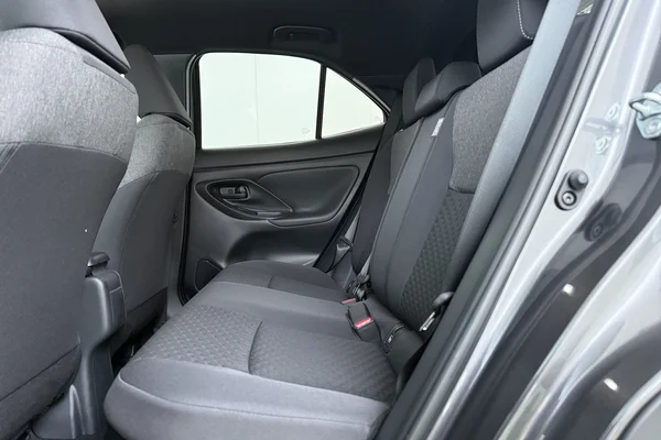 Toyota Yaris Cross Hybrid (HEV) (2026) — foto 15 van 16