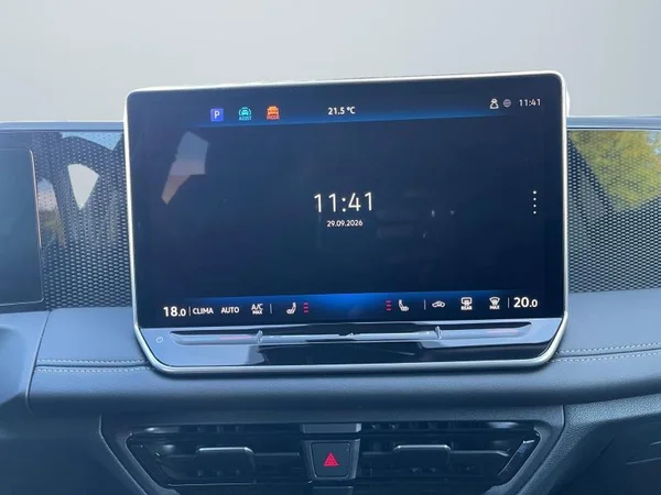 VOLKSWAGEN Tiguan (2024) — foto 11 van 29