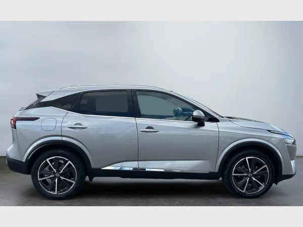 Nissan QASHQAI (2023) — foto 23 van 32