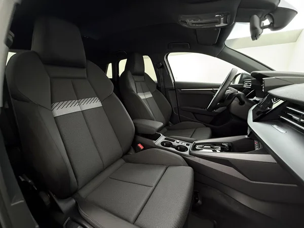 AUDI A3 Sportback (2025) — foto 16 van 18