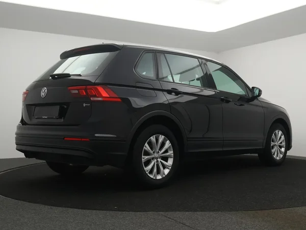 Volkswagen Tiguan (2019) — foto 12 van 25
