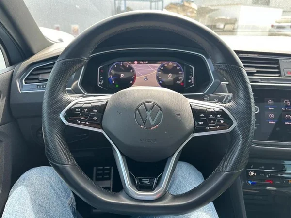 VOLKSWAGEN Tiguan (2022) — foto 5 van 34